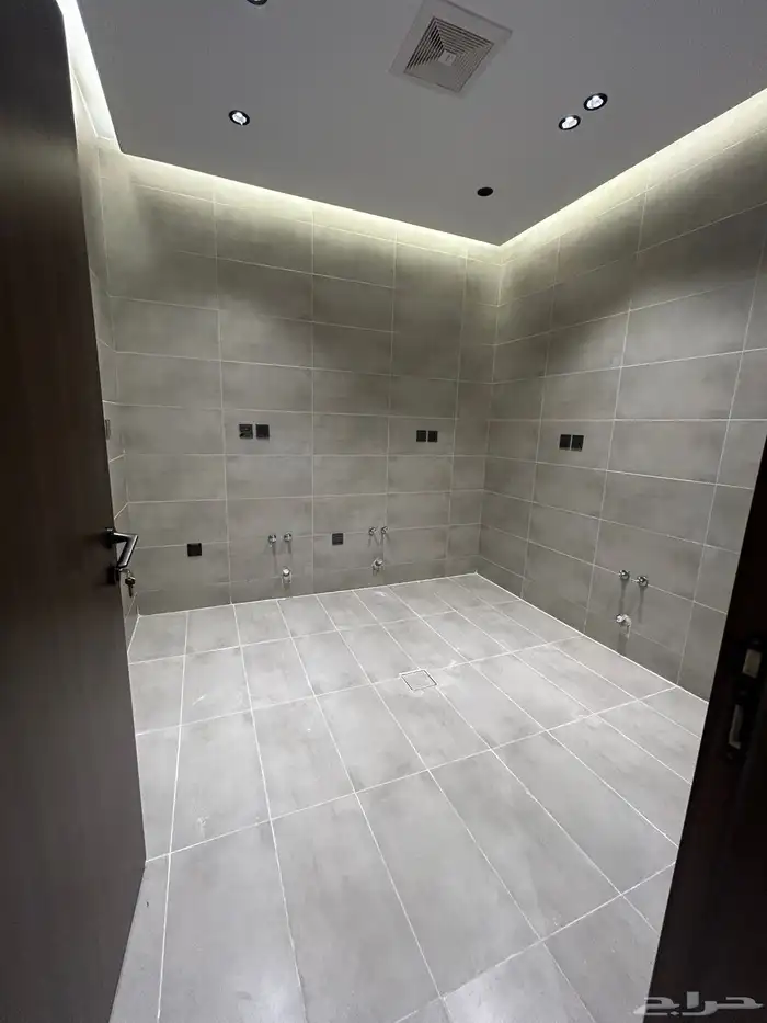 تملك وحدة سكنية فاخرة بتصميم عصري بالروضة 9