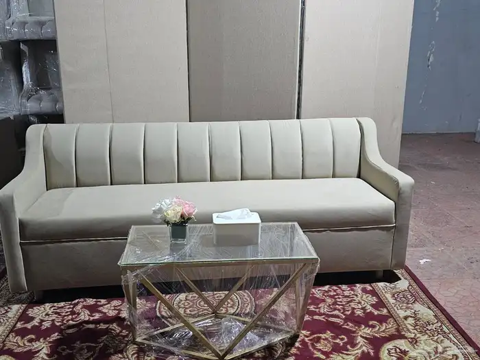 ايجار كنب وطاولات - كتب   طاولات  طاولات كوكتيل - جل. ومخمل 19