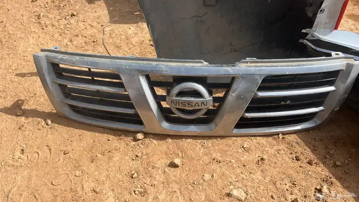 شبك صدام شمعات نسافات اسطبات وعدة قطع لكزس و باترول لند 10