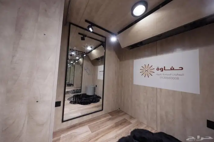 خاص لمشاريع التصوير السينمائي عربة ميكاج ميك أب وملابس wc 8