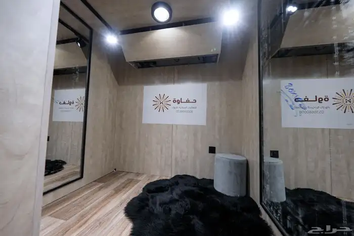 خاص لمشاريع التصوير السينمائي عربة ميكاج ميك أب وملابس wc 7