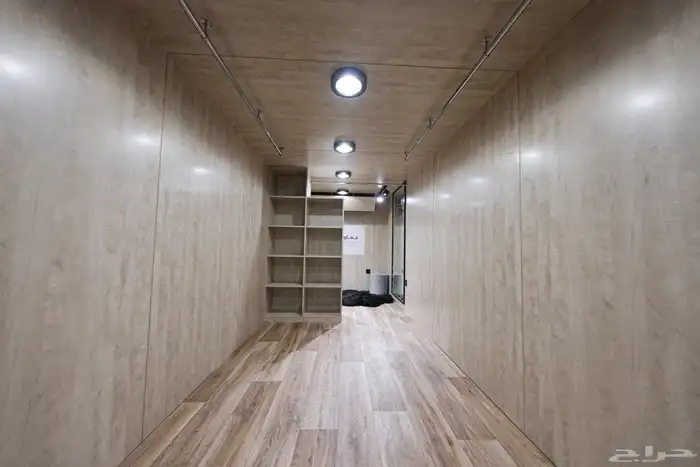 خاص لمشاريع التصوير السينمائي عربة ميكاج ميك أب وملابس wc 11