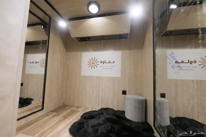 خاص لمشاريع التصوير السينمائي عربة ميكاج ميك أب وملابس wc 13