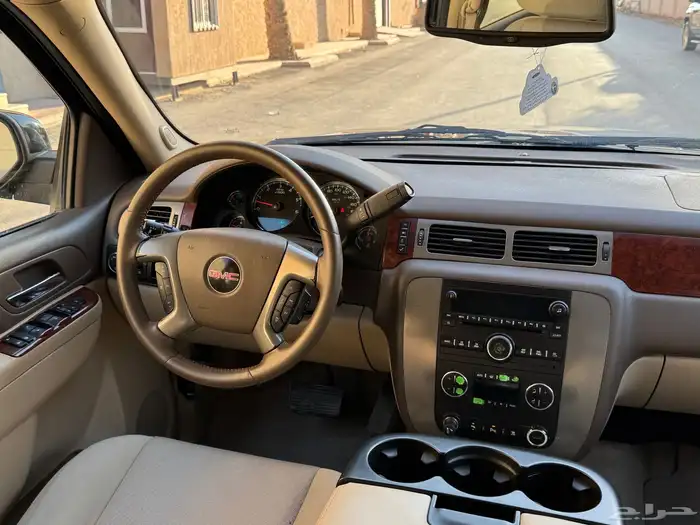 جي ام سي يوكن 2010 بحاله ممتازه 18