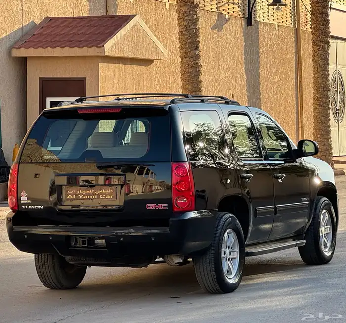 جي ام سي يوكن 2010 بحاله ممتازه 8