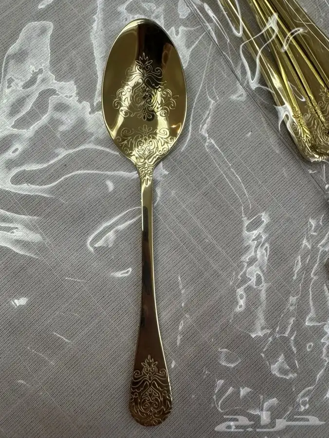 طقم ذهبي ملاعق وشوك وسكاكين من الفريد 1