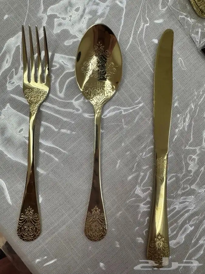 طقم ذهبي ملاعق وشوك وسكاكين من الفريد 0