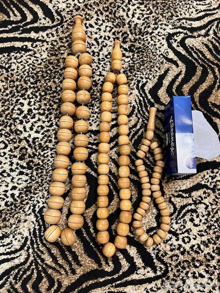 3 مسبحه قديمه عمرها مايقارب 45 سنه 1