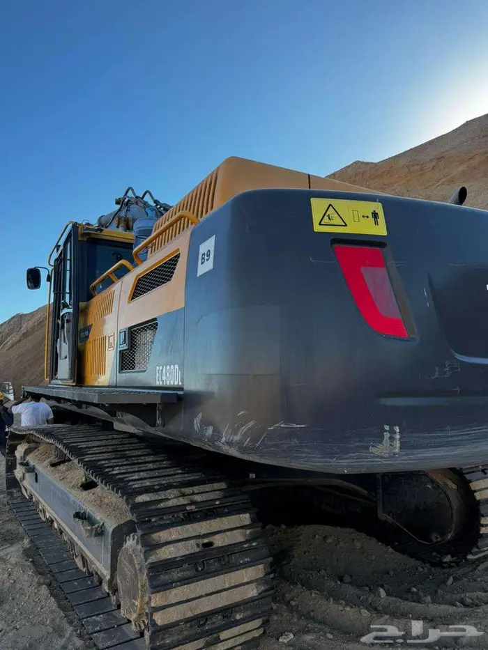 بوكلين فولفو 480 للايجار الشهري 1