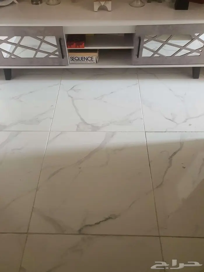 طاولة تلفاز 2