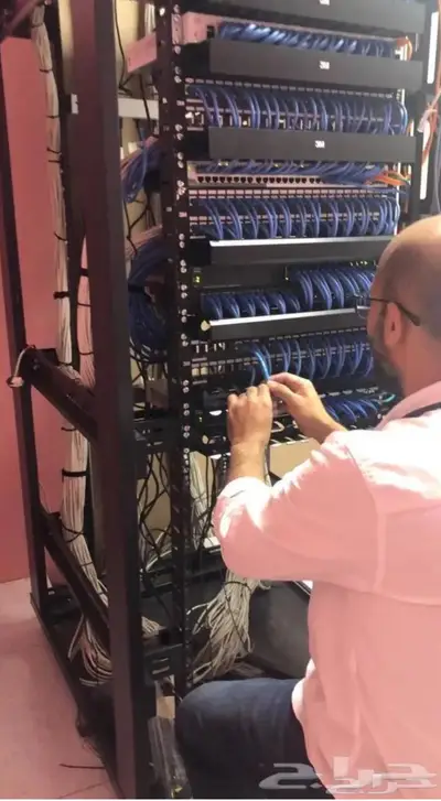 مهندس تمديد شبكات انترنت و مقويات راوتر و كمبيوترات سيرفرات 10