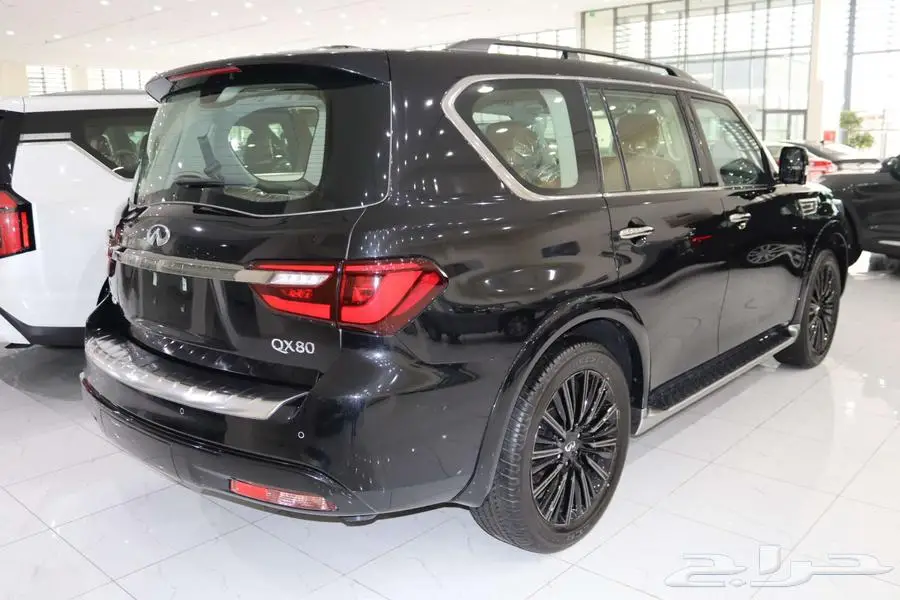 انفينتي QX80 LUX SENSORY بلاك اديشن 2024 4