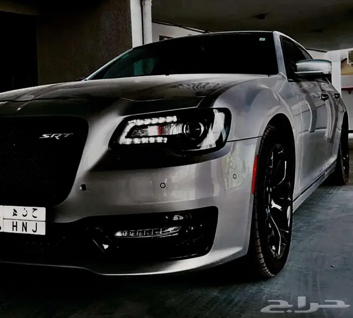 كرايسلر 2015 8 سرندل 300S عليه كت srt 1