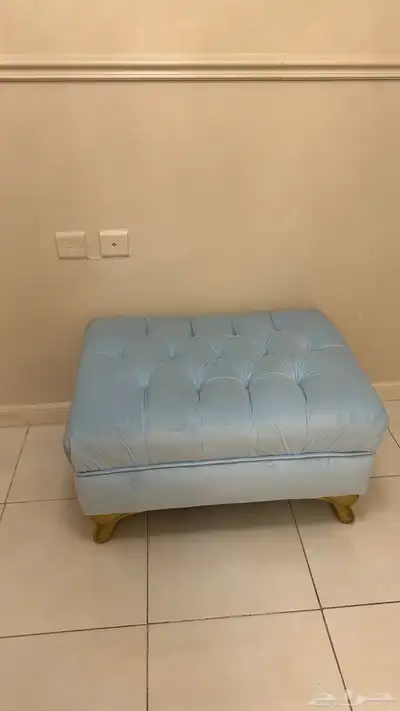 مقعد طويل نظيف جدا لونه ازرق فاتح 3