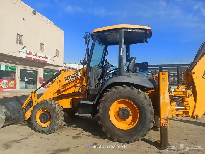 بوبكات ورافعه شوكيه وجي سي بي حفار الايجار اليومي والشهر 3