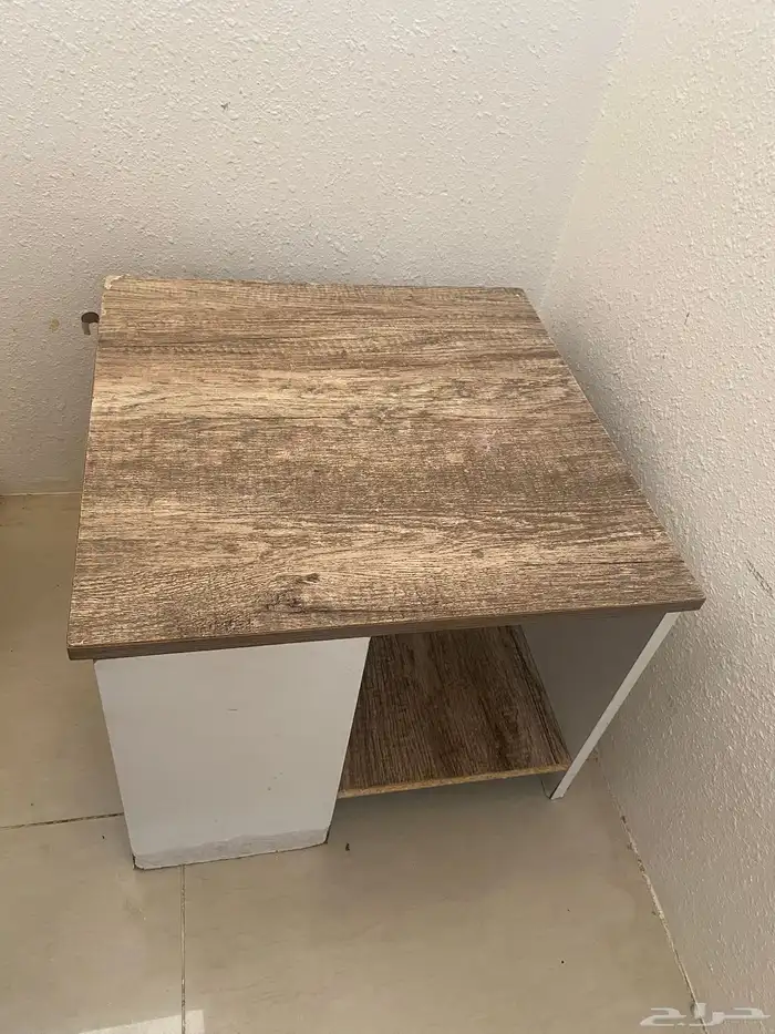 للبيع المستعجل طاولات ب80 ريال 0