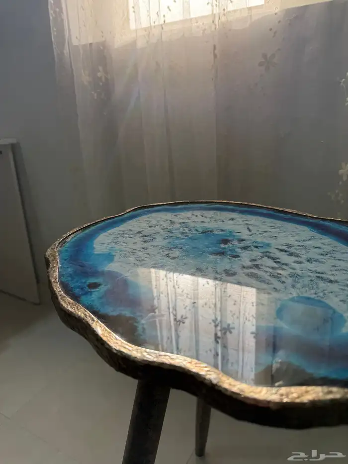 طاولة جانبية 3