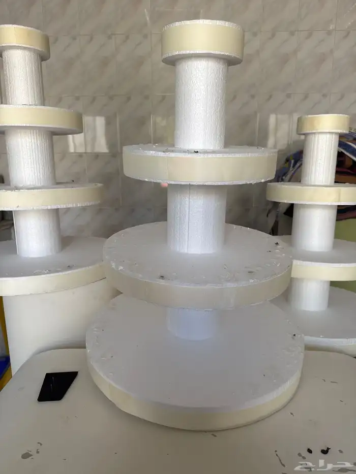 أعمدة عرض وطاولة وحمالة تحف 5