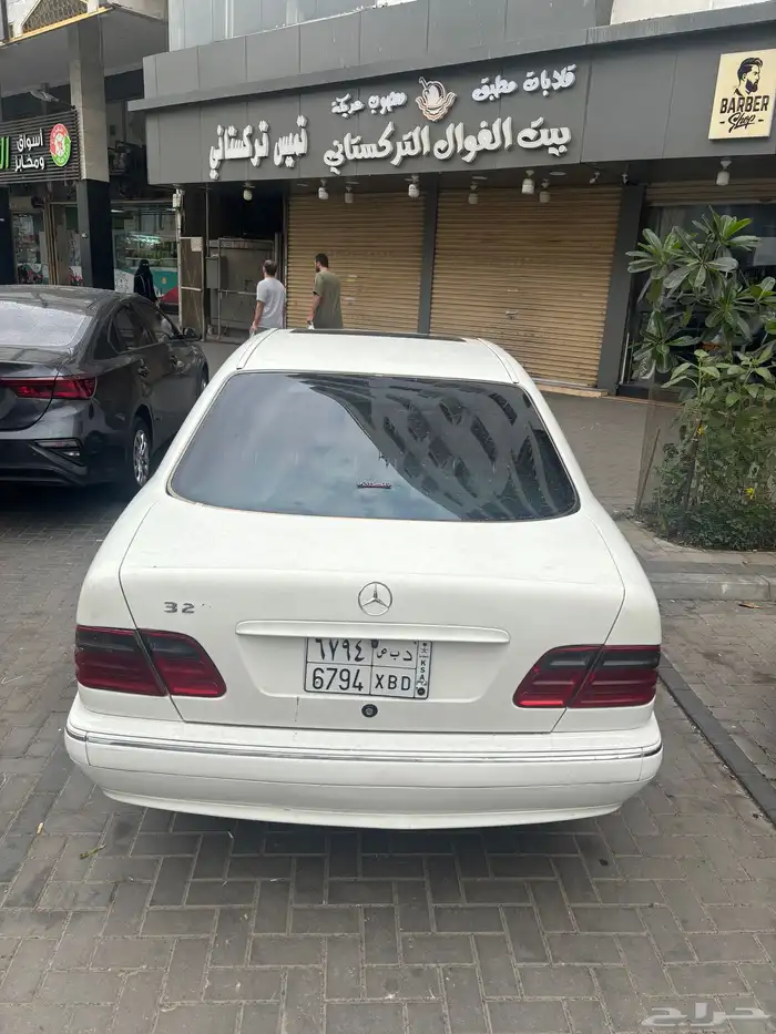 مرسيدس بنز E240 موديل 2002 1