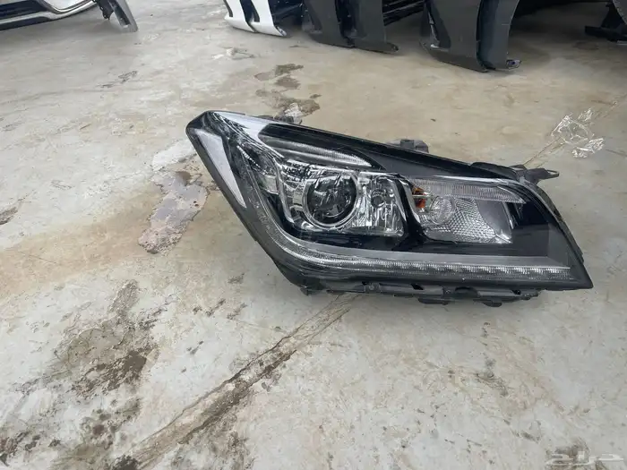 شمعة يمين جينسس 2015-2016-2017 2