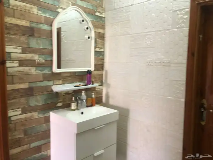 عماره فلا للايجار او للبيع وشقق الباحه حي جفن العقيق 6