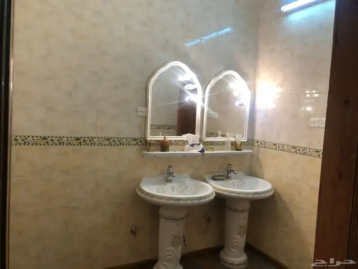 عماره فلا للايجار او للبيع وشقق الباحه حي جفن العقيق 3