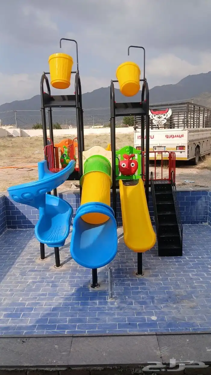 يوجد جميع الالعاب المائيه وألعاب حدائق 8
