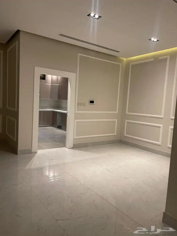 للإيجار فله دبلكس حي العارض 160.000 6