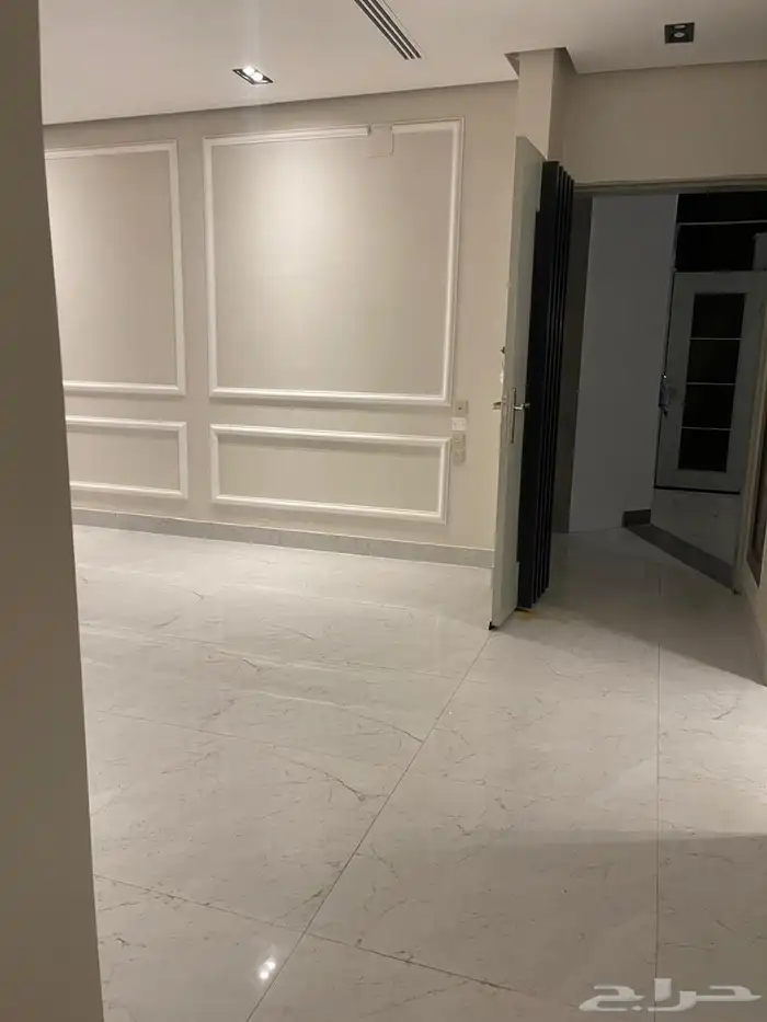 للإيجار فله دبلكس حي العارض 160.000 1