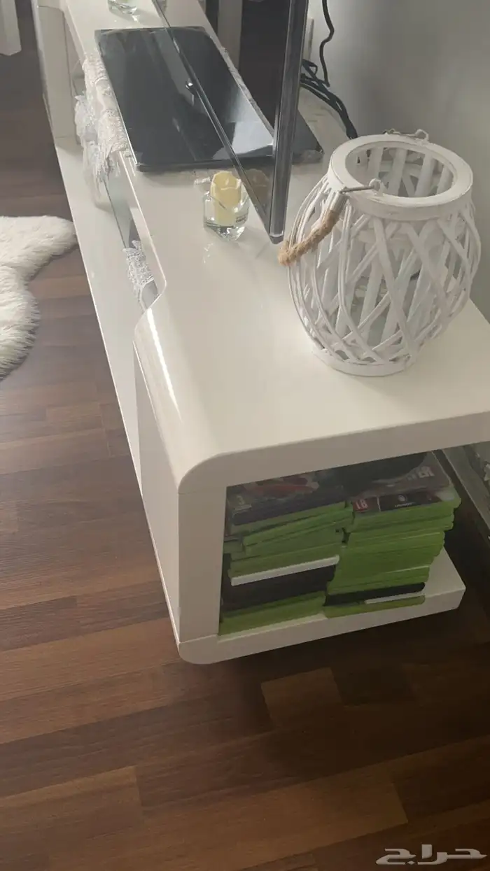 طاولة تلفزيون 1