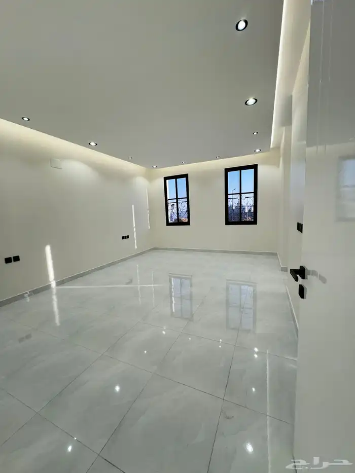 للبيع فلة شارعين تصميم حديث 21
