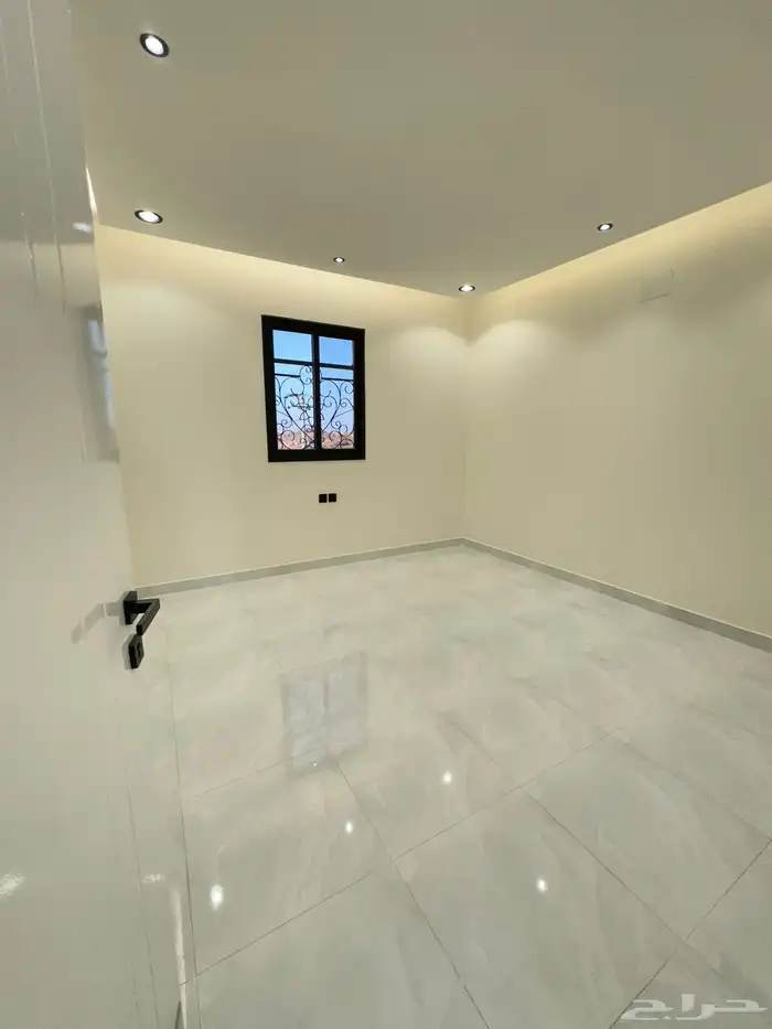 للبيع فلة شارعين تصميم حديث 3