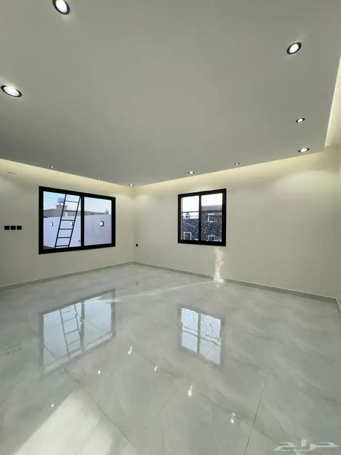 للبيع فلة شارعين تصميم حديث 2