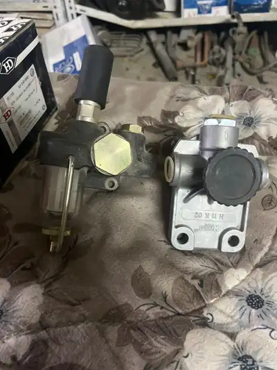 قطع غيار شاحنات للبيع جمله فرصه لأصحاب محلات قطع الغيار 12