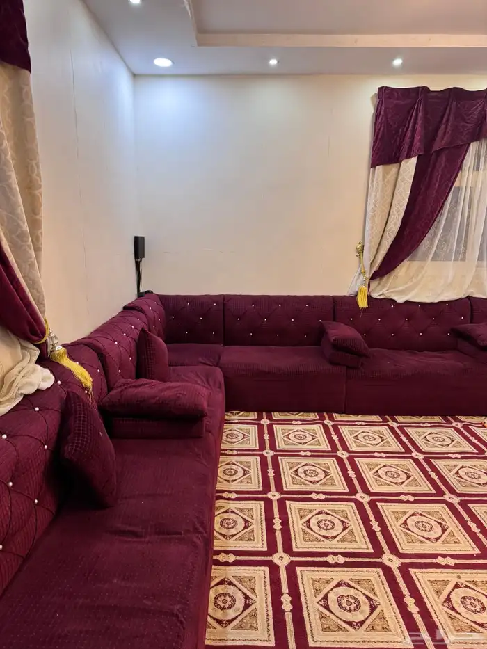 المجلس كامل مع ستاير وطاولات 0
