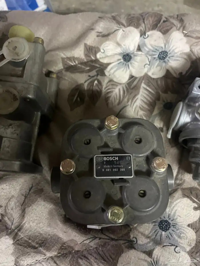 قطع غيار شاحنات للبيع جمله فرصه لأصحاب محلات قطع الغيار 9