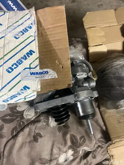 قطع غيار شاحنات للبيع جمله فرصه لأصحاب محلات قطع الغيار 2