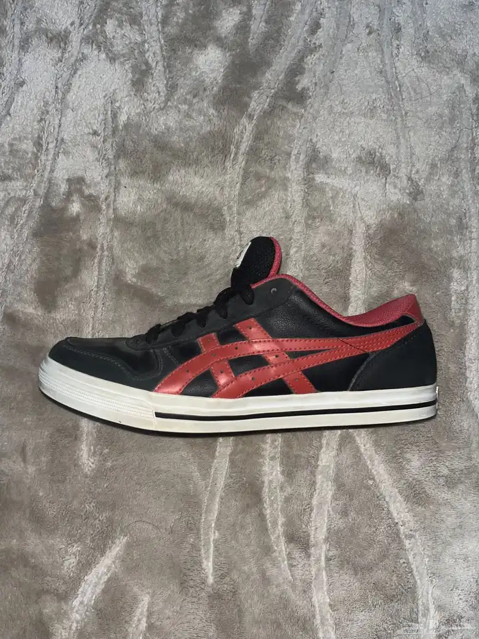 جزمة ASICS للبيع 1