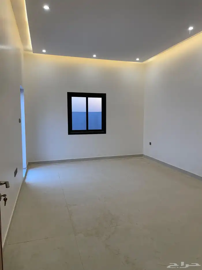للبيع دور أول مع ملحق (تاون هاوس) حي الجنادرية مخطط المعالي 9