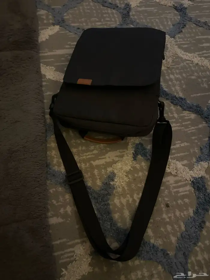 تم البيع   ماك بوك مع كرتونه جديد MacBook 3