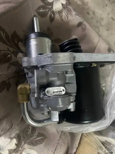 قطع غيار شاحنات للبيع جمله فرصه لأصحاب محلات قطع الغيار 0