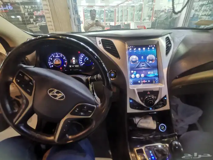 شاشة أزيرا تسلا 2014 1