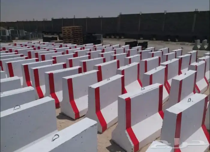 حواجز خرسانية ومناهل وجميع الاعمال الخرسانية 0