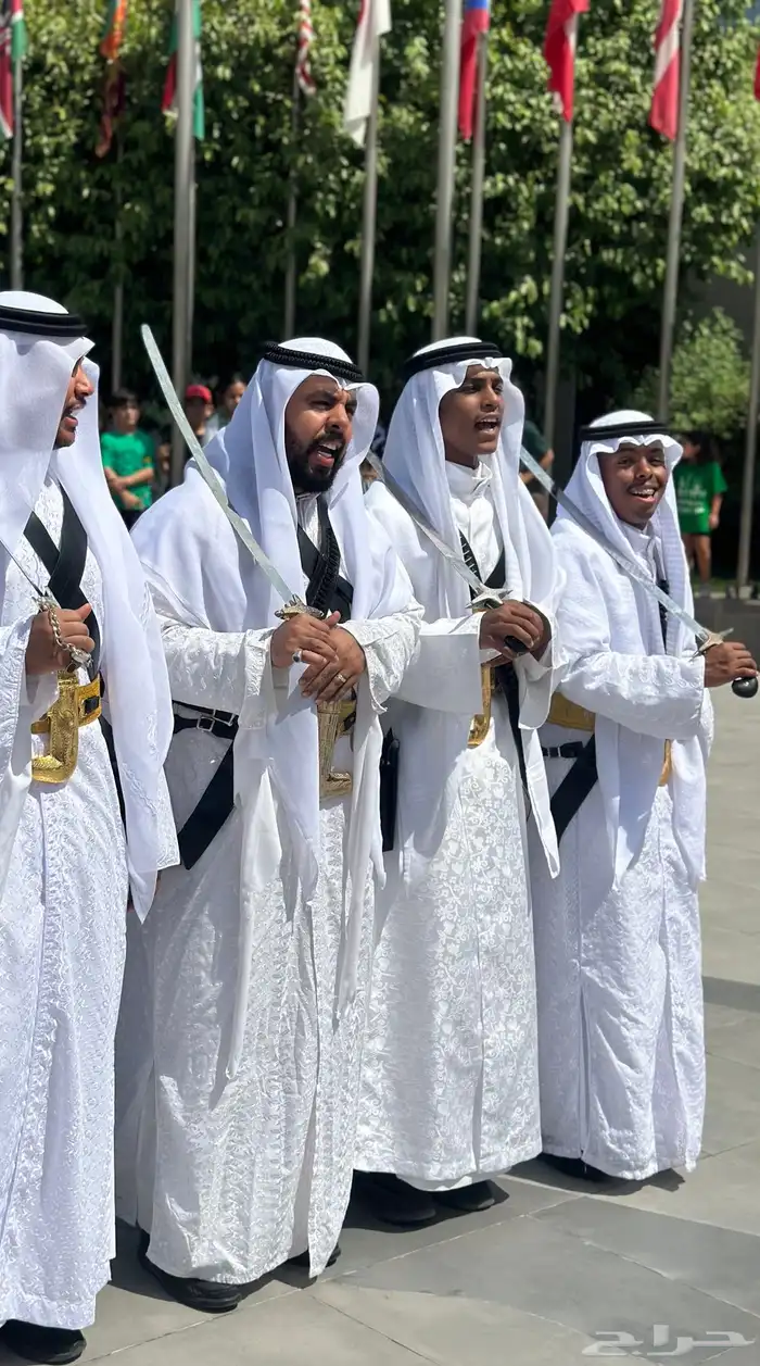 فرقه للفنون الشعبيه 4