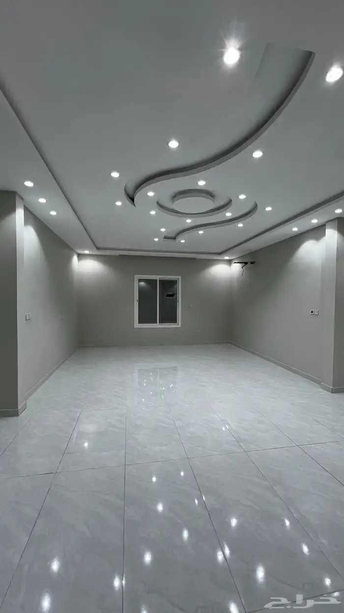 شقة 6 غرف المساحة 263 متر 4