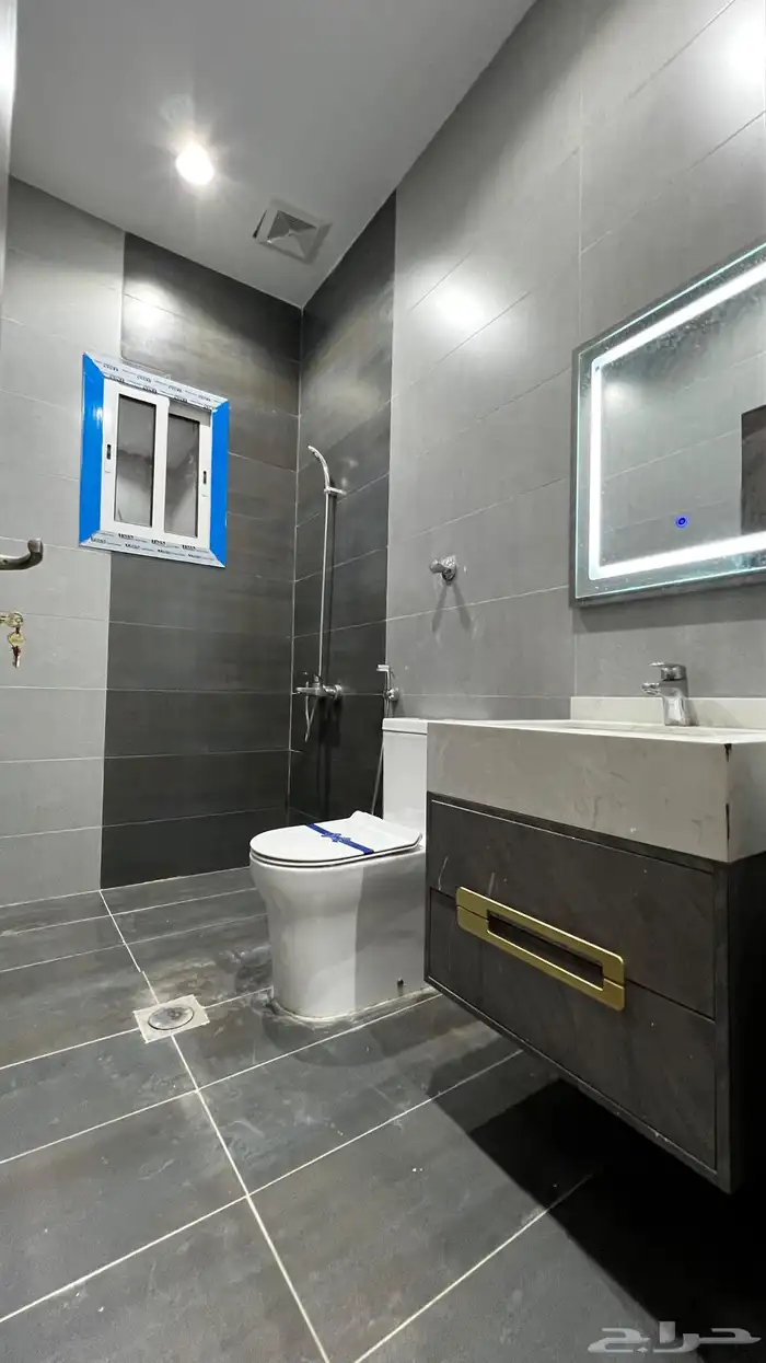 شقة 6 غرف المساحة 263 متر 2