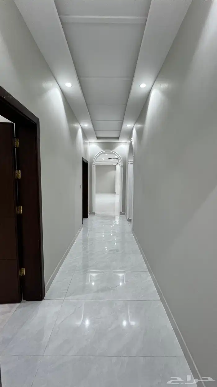 شقة 6 غرف المساحة 263 متر 11