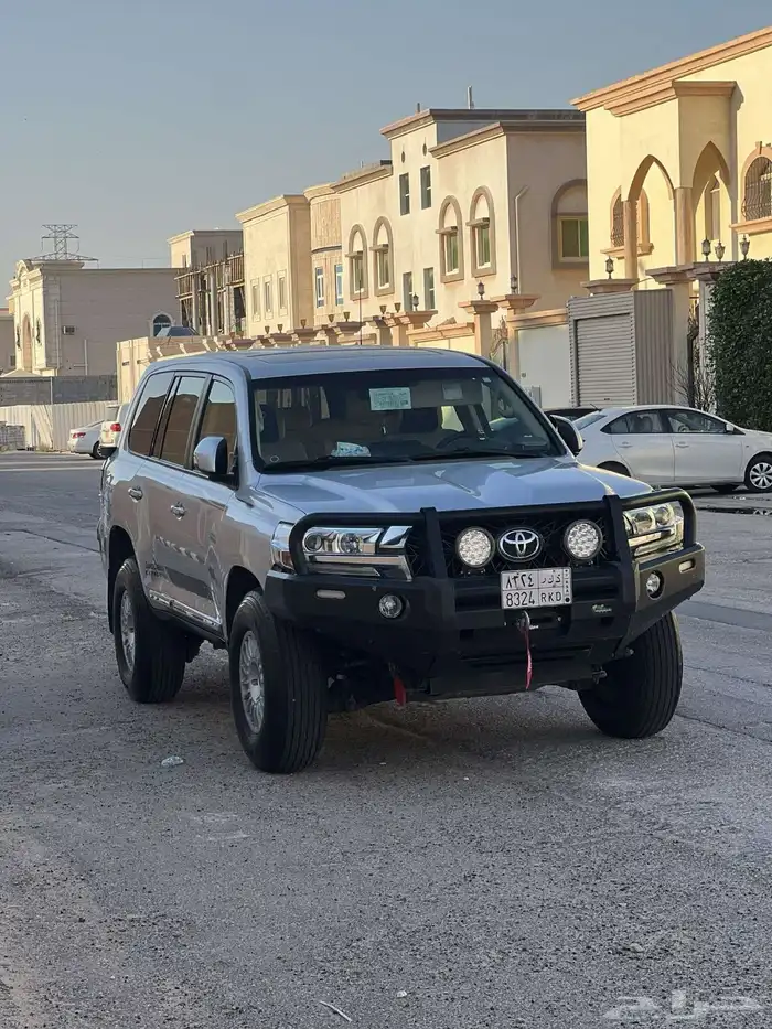 لاند كلوزر 2019 مجهز للبر 0