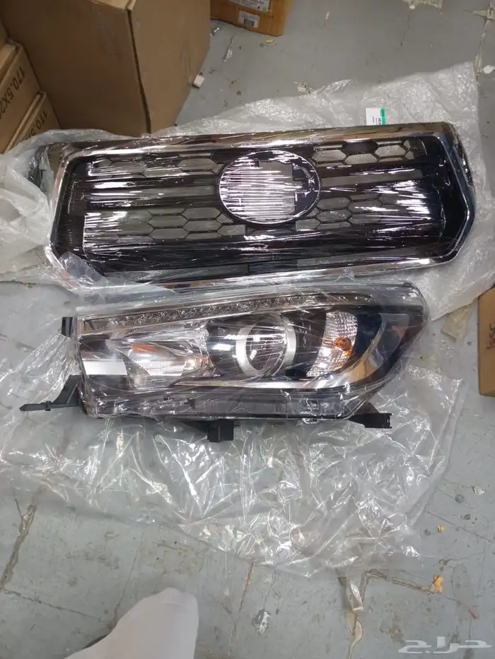 صدام هيلوكس خلفي واسطبات وشمعات وجميع اكسوارت الهيلوكس 4