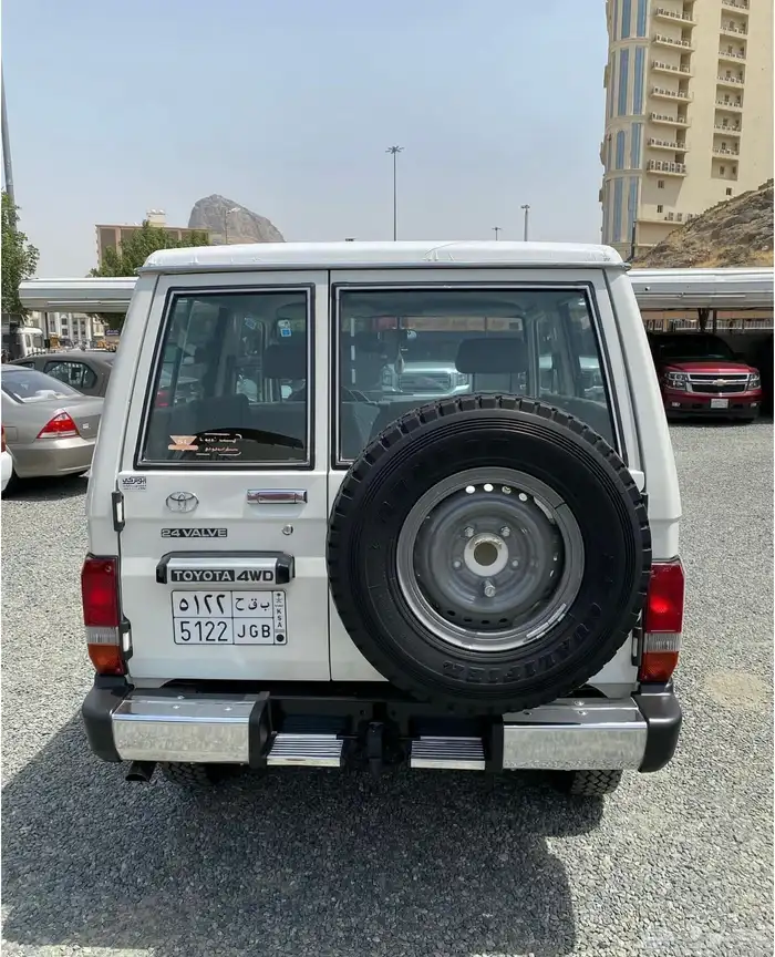 ربع 2004 ابيض 8